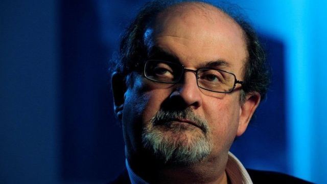سلمان رشدي "يتماثل للشفاء" بحسب وكيل أعماله
