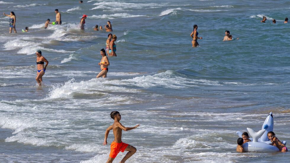 ارتفاع حرارة البحر الأبيض المتوسط يهدد بظواهر قاسية