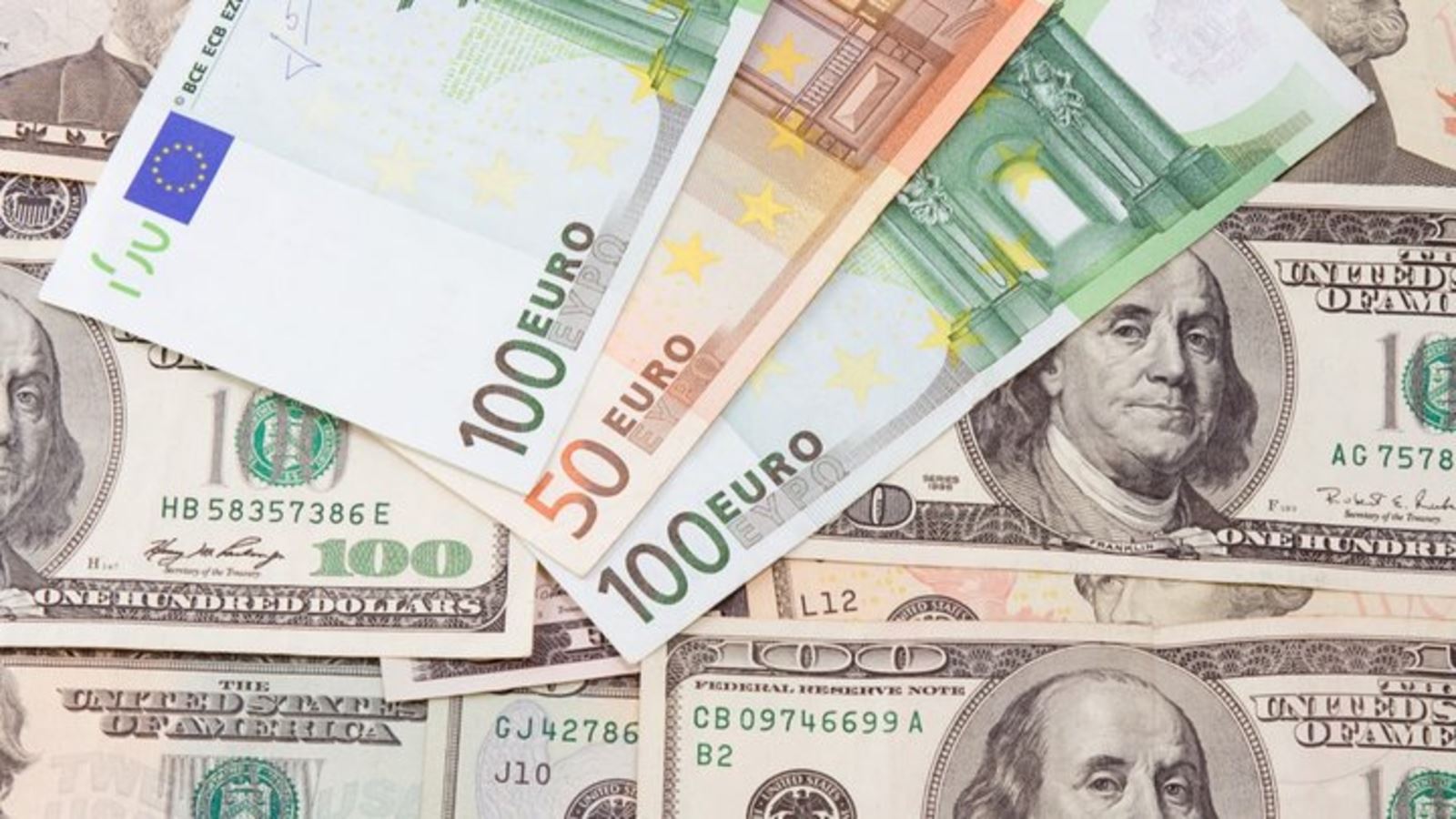 تذبذب اليورو أمام الدولار في اسبوع محفوف بالمخاطر!
