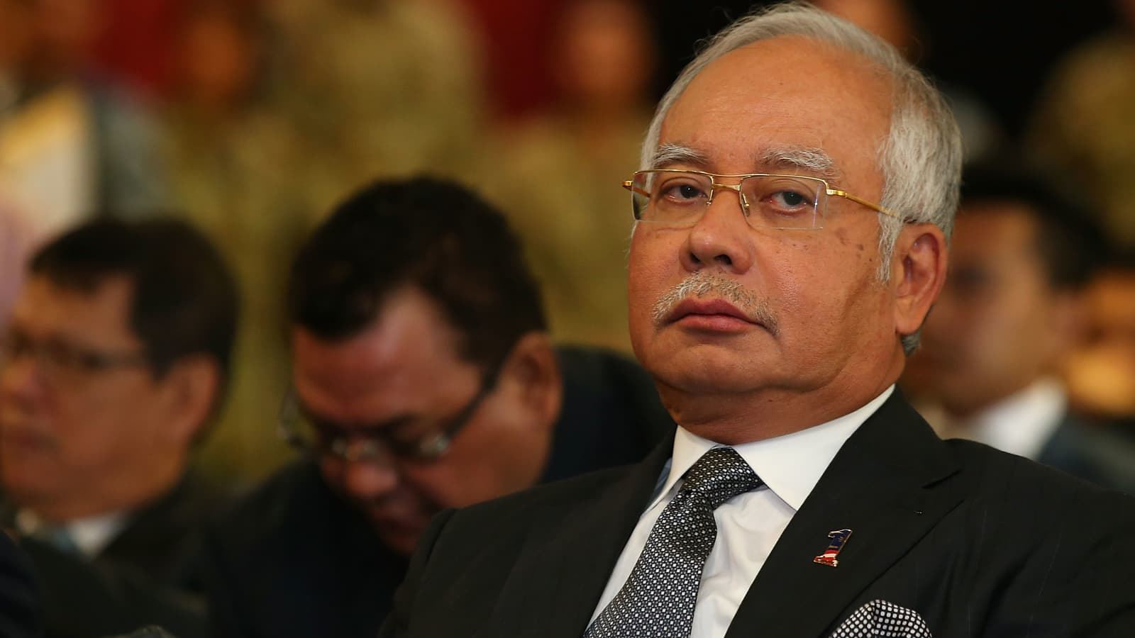 رفض الاستئناف.. تثبيت السجن بحق رئيس الوزراء الماليزي السابق نجيب رزاق  
