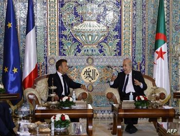 ماكرون في الجزائر لليوم الثاني.. هل عين باريس على الغاز الجزائريّ؟
