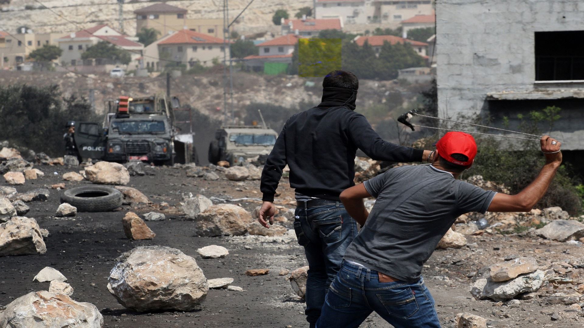 الضفة الغربية.. مقتل فلسطيني شمال رام الله واعتقالات بالجملة