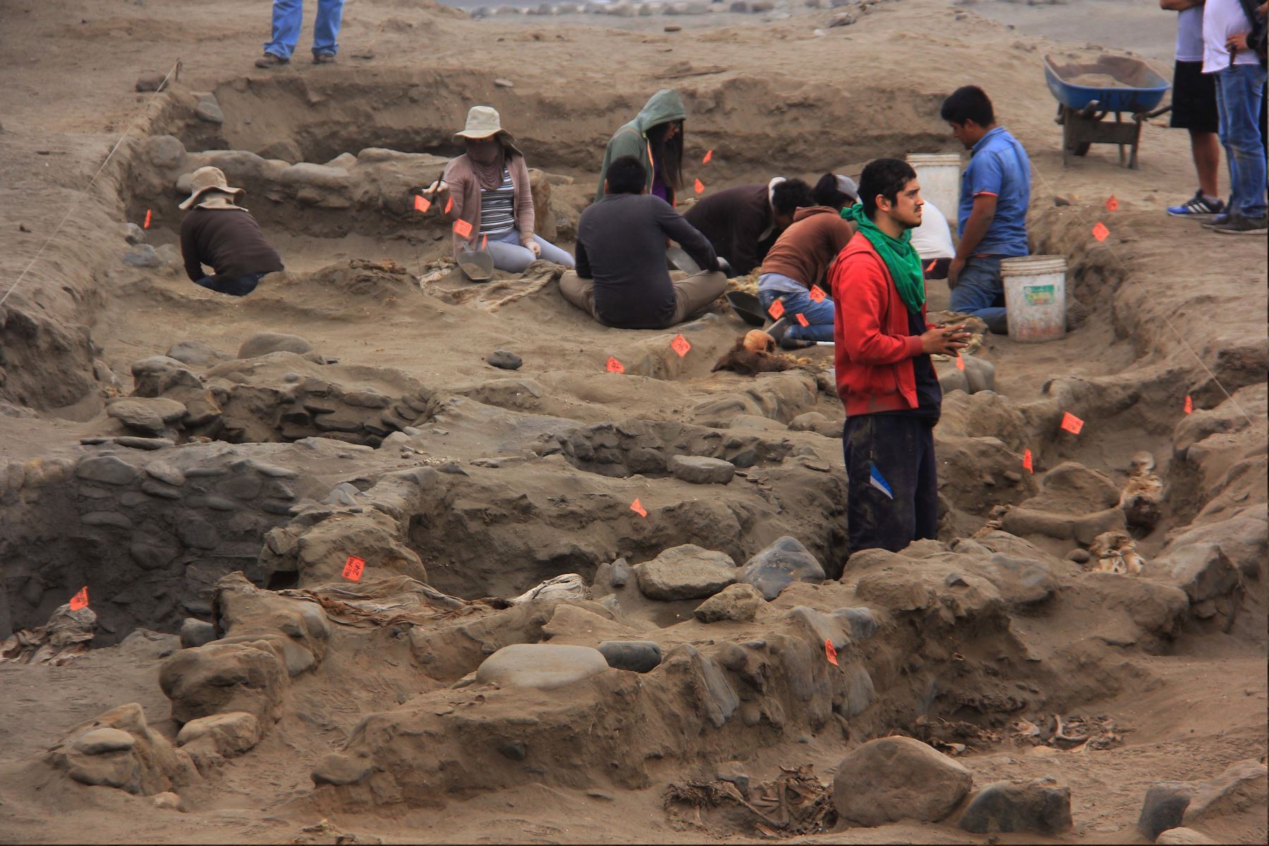 اكتشاف مقابر لأطفال في بيرو