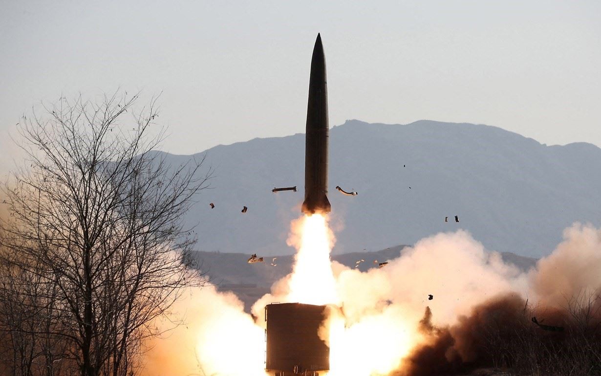 كوريا الشمالية تستعرض مجددا وتختبر صاروخي كروز