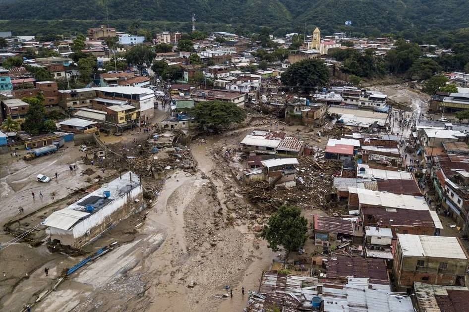 سبعة قتلى ينضمّون الى قافلة ضحايا الفيضانات في فنزويلا