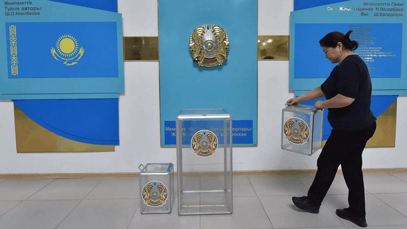 فتح مراكز الاقتراع للانتخابات الرئاسية في كازاخستان
