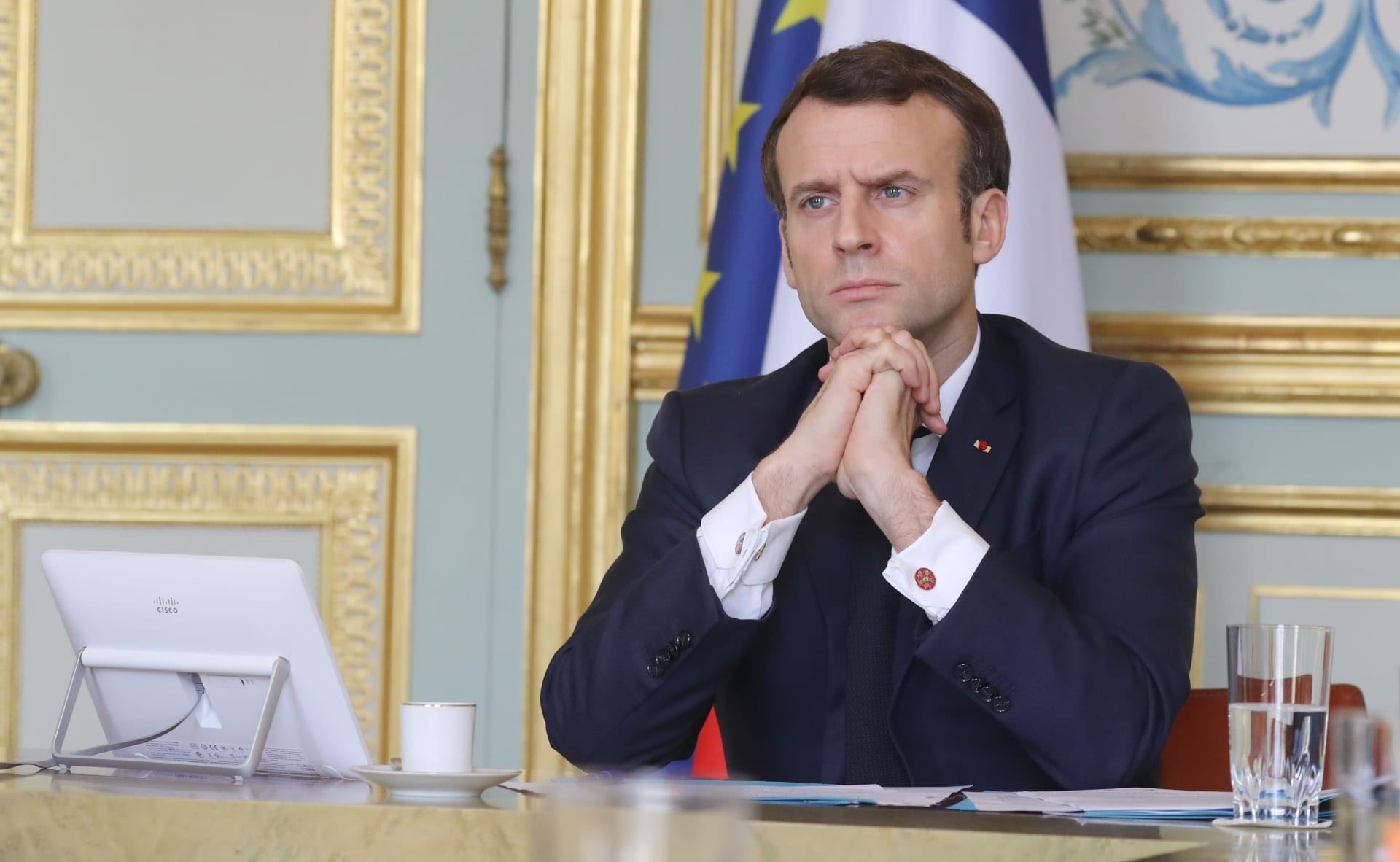 الرئيس الفرنسي يدعو قطر إلى "مواصلة" الإصلاحات