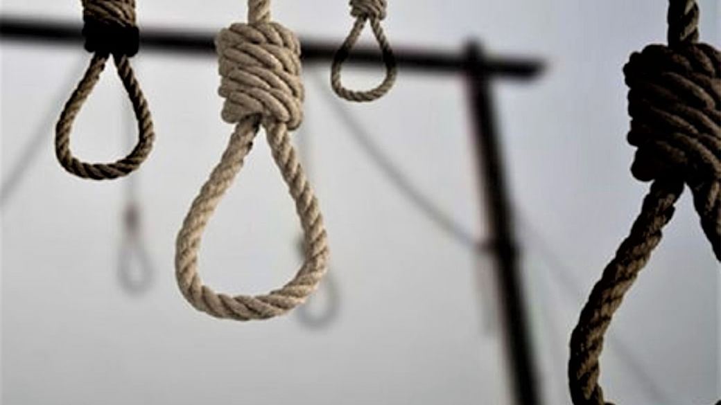 إيران تنفذ حكم الإعدام بحق 4 أشخاص