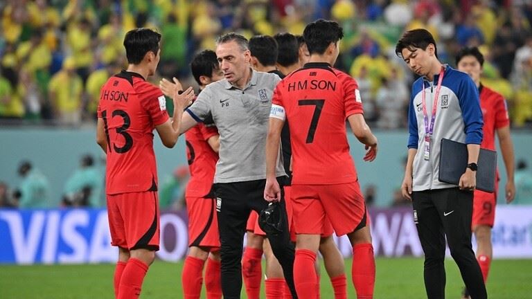 بعد الخسارة المدوية أمام البرازيل.. استقالة مدرب كوريا الجنوبية!