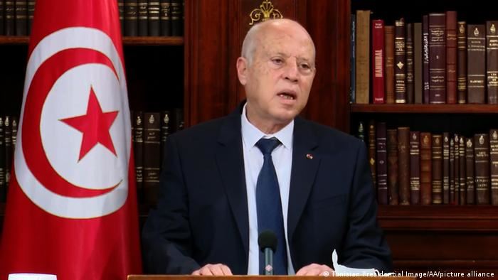 الرئيس التونسي: نسبة الاقبال تؤكد ان البرلمان لم يعد يعني شيئا للتونسيين