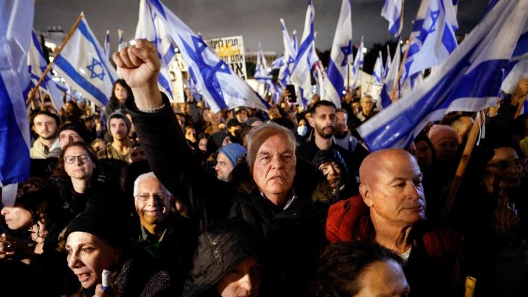 آلاف الإسرائيليين يحتجون على مشاريع حكومة نتانياهو