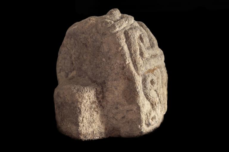 سويسرا تعيد منحوتة حجرية عمرها 2500 عام إلى البيرو