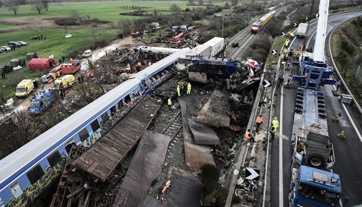 كارثة القطار في اليونان.. دقيقة صمت حدادًا على الضحايا