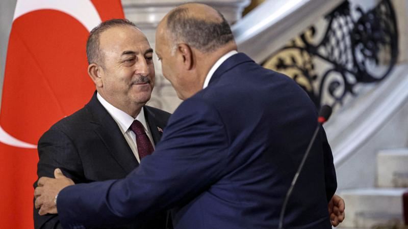 أوغلو في مصر..هل طويت صفحات الإخوان وليبيا وغاز المتوسط؟