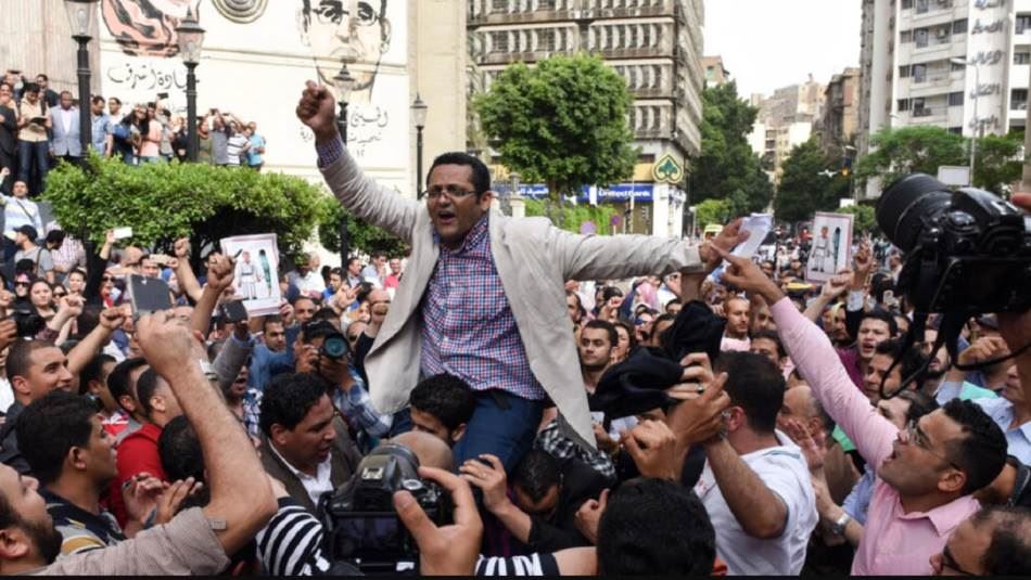صحافي معارض نقيبًا للصحافيين المصريين