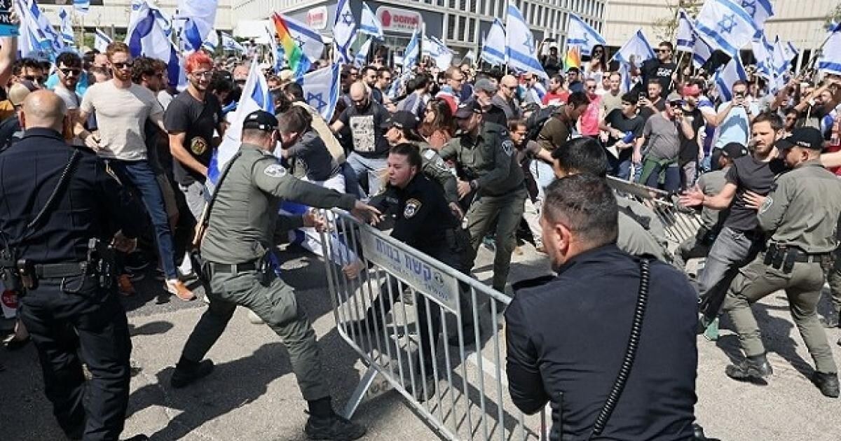 تجدّد الاحتجاجات ضد الإصلاح القضائي في إسرائيل واشتباكات مع الشرطة