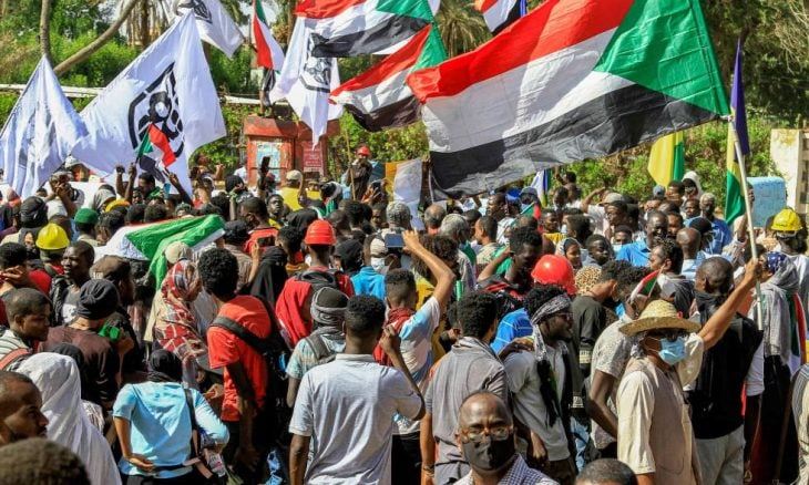 السودانيون يخشون كذبة نيسان!

