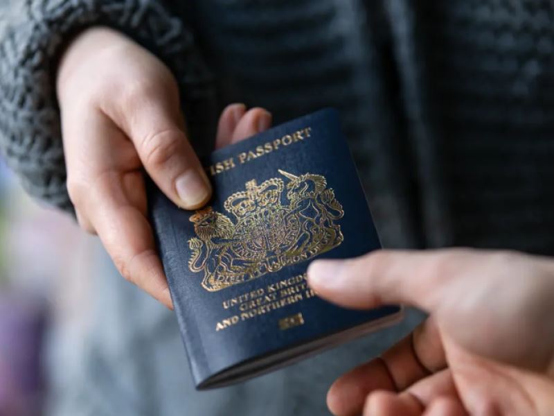 في بريطانيا.. بدء إضراب في جهاز إصدار جوازات السفر
