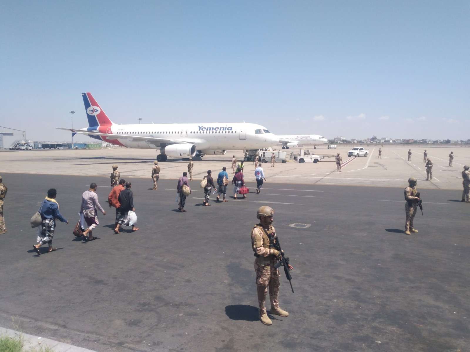 طائرة تنقل أسرى حوثيين تقلع من السعودية باتجاه صنعاء