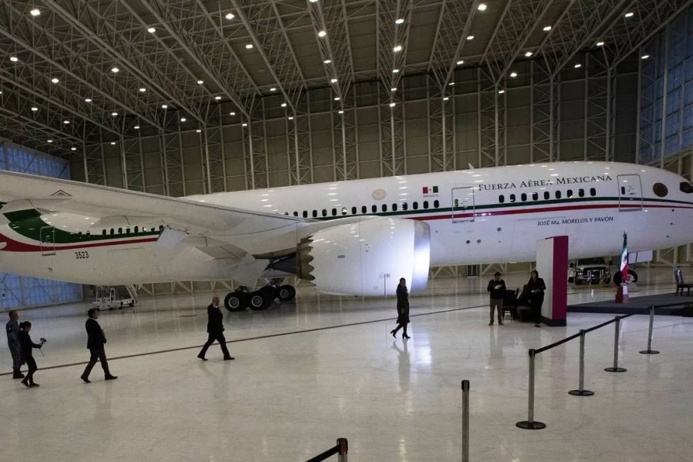 الرئيس المكسيكي يتخلص من طائرة رئاسية فاخرة!
