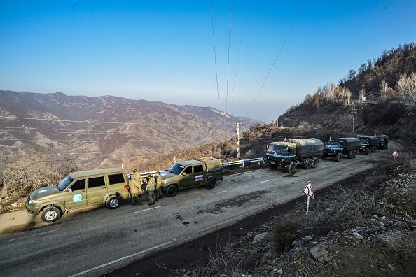 أذربيجان تعلن إقامة نقطة تفتيش على طريق حيوي باتجاه أرمينيا 