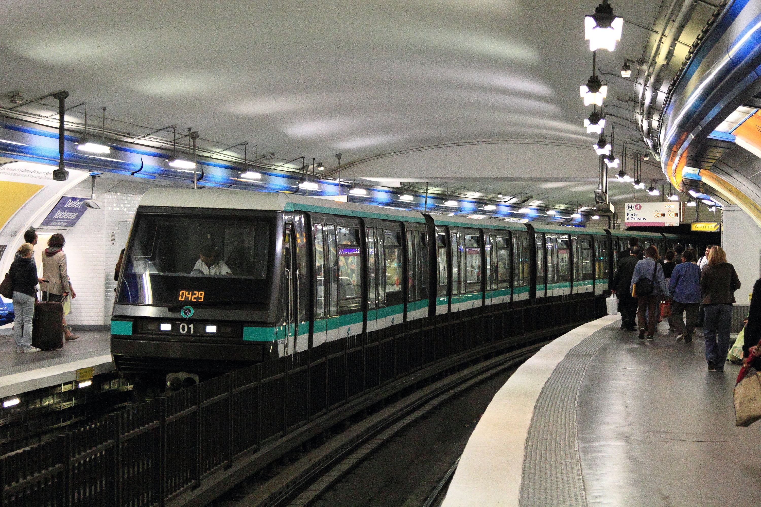 في حادثة مروّعة .. مقتل امرأة في مترو باريس!