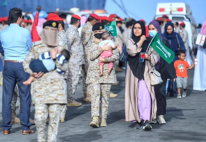 صور المُجنّدات السّعوديّات تُبهر العالم: بطولة الإجلاء من السّودان!