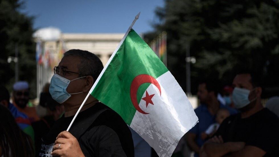 الجزائر.. سجن وزير سابق 12 عاما بتهمة الفساد