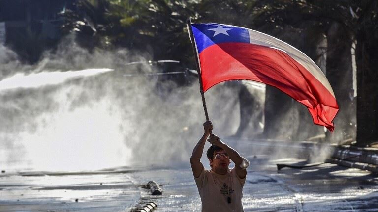 اليمين المتطرف في تشيلي مكلف وضع دستور جديد