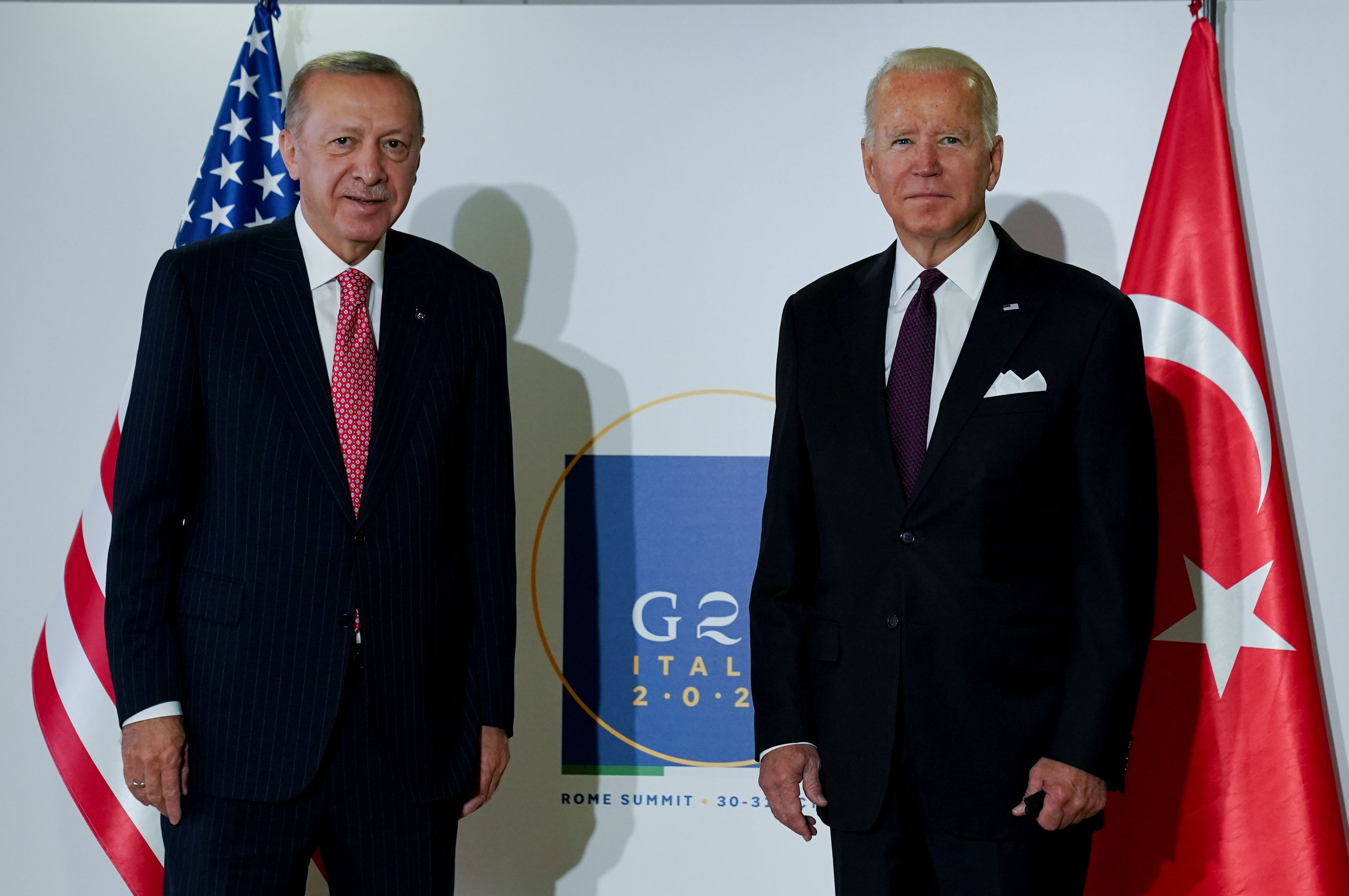 بايدن وأردوغان يبحثان ملفي "F-16" وانضمام السويد "للناتو"
