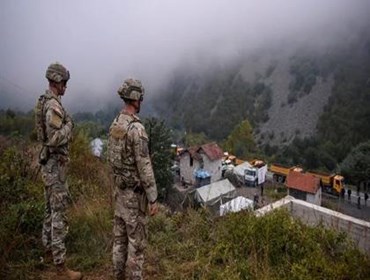أزمة البلقان تشتعل.. إصابة 30 من "الناتو" في كوسوفو
