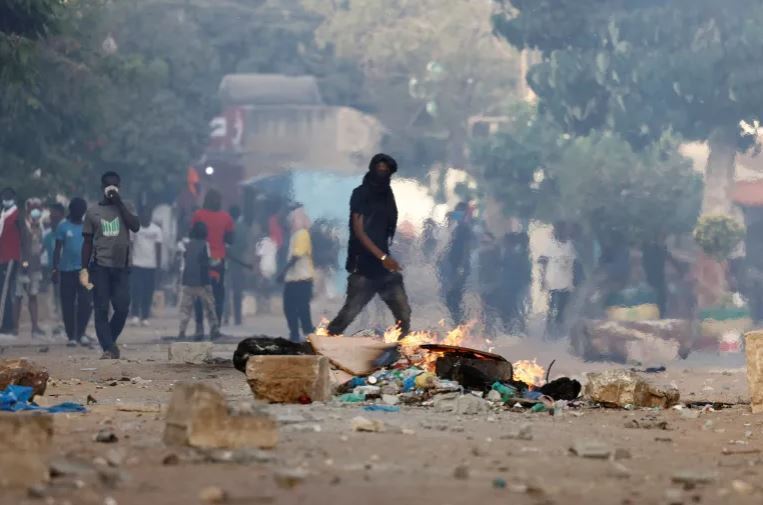 السنغال تفتح تحقيقات في "أعمال عنف غير مسبوقة"