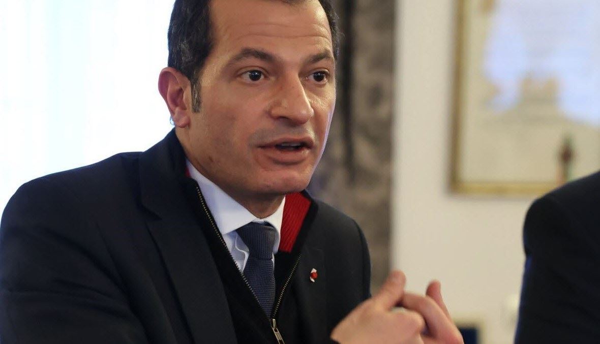 لبنان يستدعي سفيره في باريس بعد تحقيق بشبهة اغتصاب