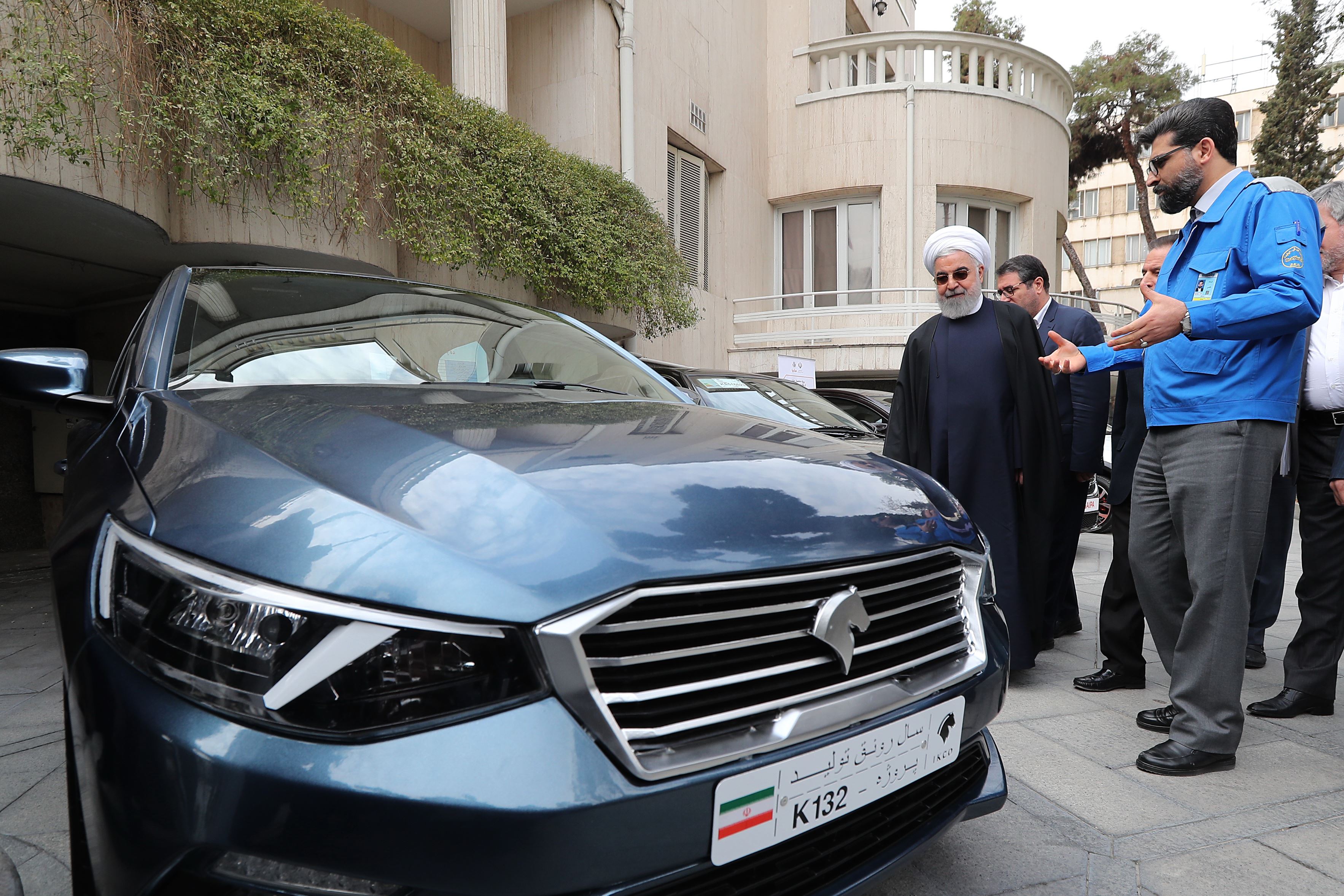 موقع إيراني: "العراق يرفض السيارات الإيرانية".. بسبب جودتها!