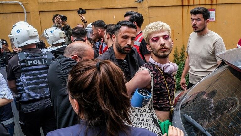 في تحدّ للسلطات.. تنظيم مسيرة للمثليين في اسطنبول