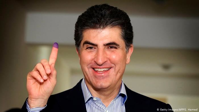 عملية الاقتراع في إقليم كردستان إنطلقت وبارزاني أول المصوتين
