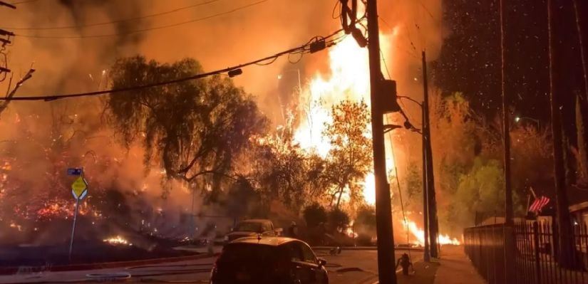 بالفيديو: حريق هائل يلتهم مساحة "6 ملاعب" في لوس أنجلوس