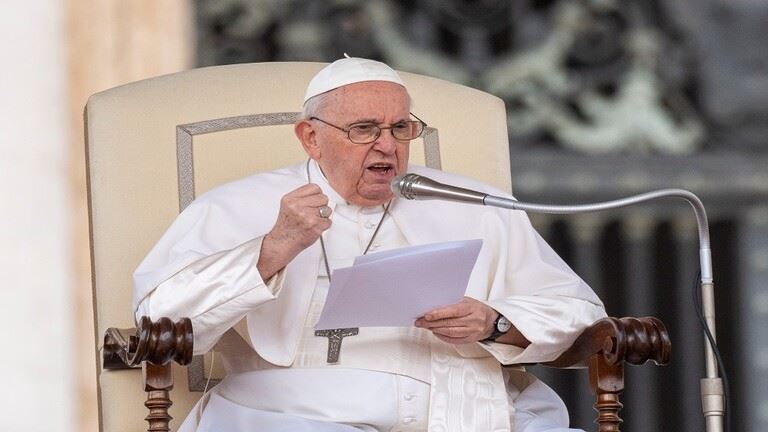 البابا فرنسيس يأسف لمقتل امرأتين من الرعية الكاثوليكية في غزة بدم بارد على يد قناصة إسرائيليين