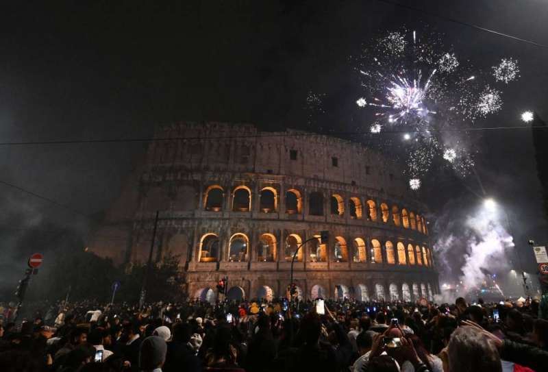 إيطاليا.. مقتل امرأة وإصابة 274 شخصاً بمفرقعات وطلقات نارية ليلة رأس السنة