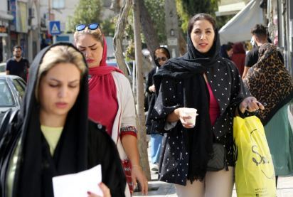 امرأة إيرانية تتلقى 74 جلدة لمخالفتها "الآداب العامة"