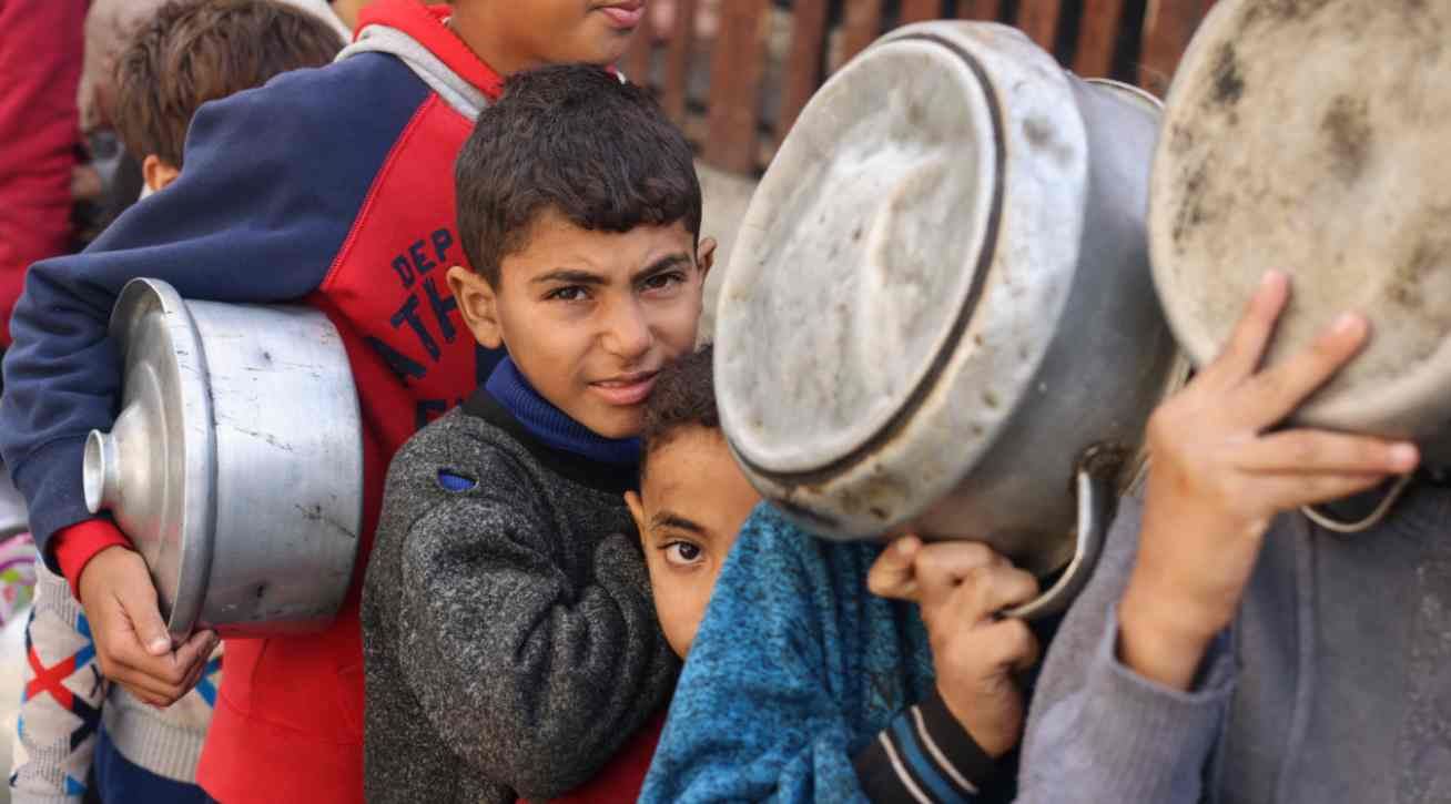 "ربما أكثر من الغارات".. سكان غزة مهددون بالموت جراء الجوع والأمراض