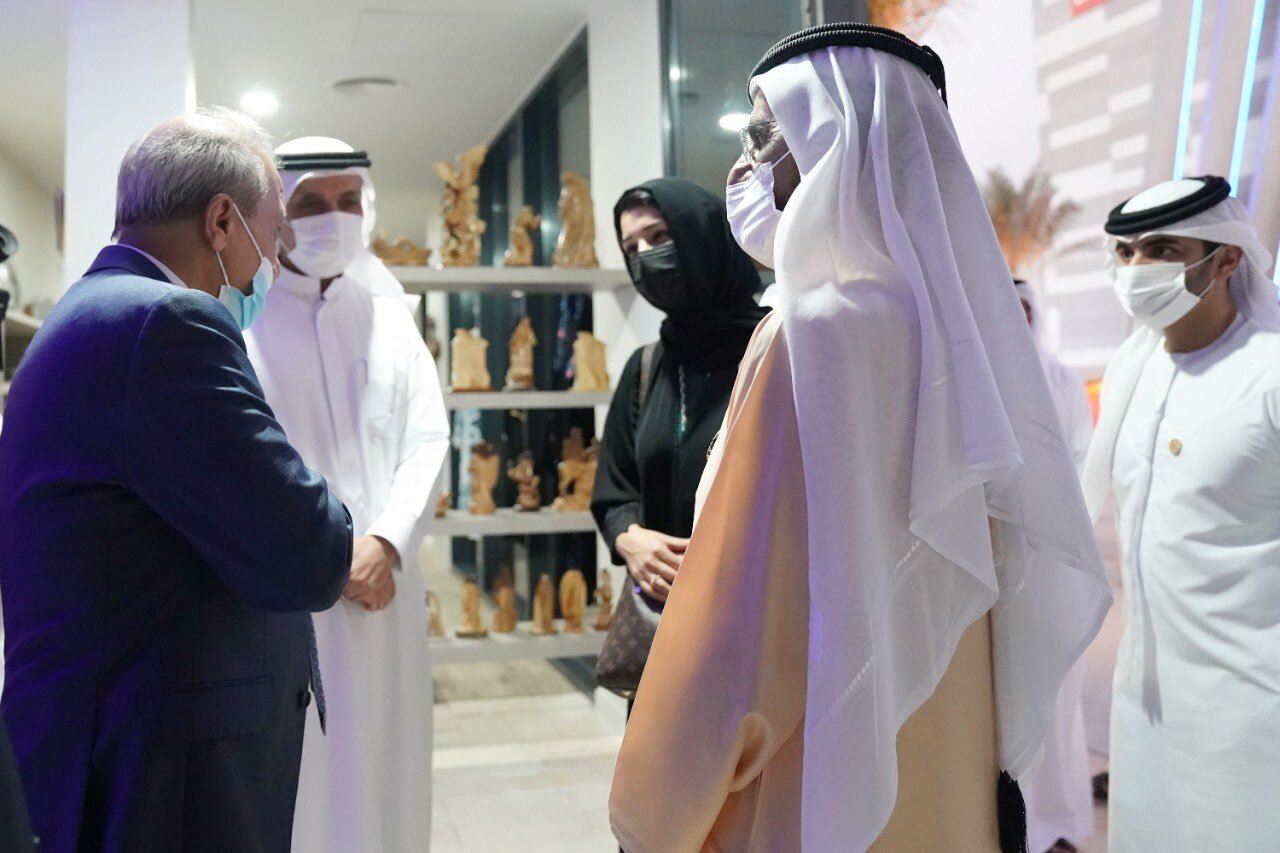 للمرة الأولى منذ توتر العلاقات بين البلدين.. حاكم دبي يلتقي مسؤولا فلسطينيا