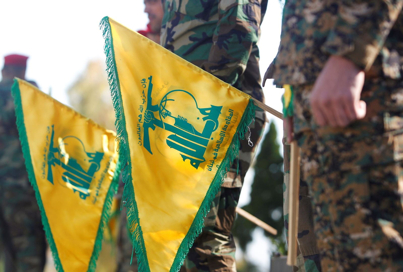 حزب الله "ينأى بنفسه" عن الأزمة مع السعودية أم يهلل لها؟