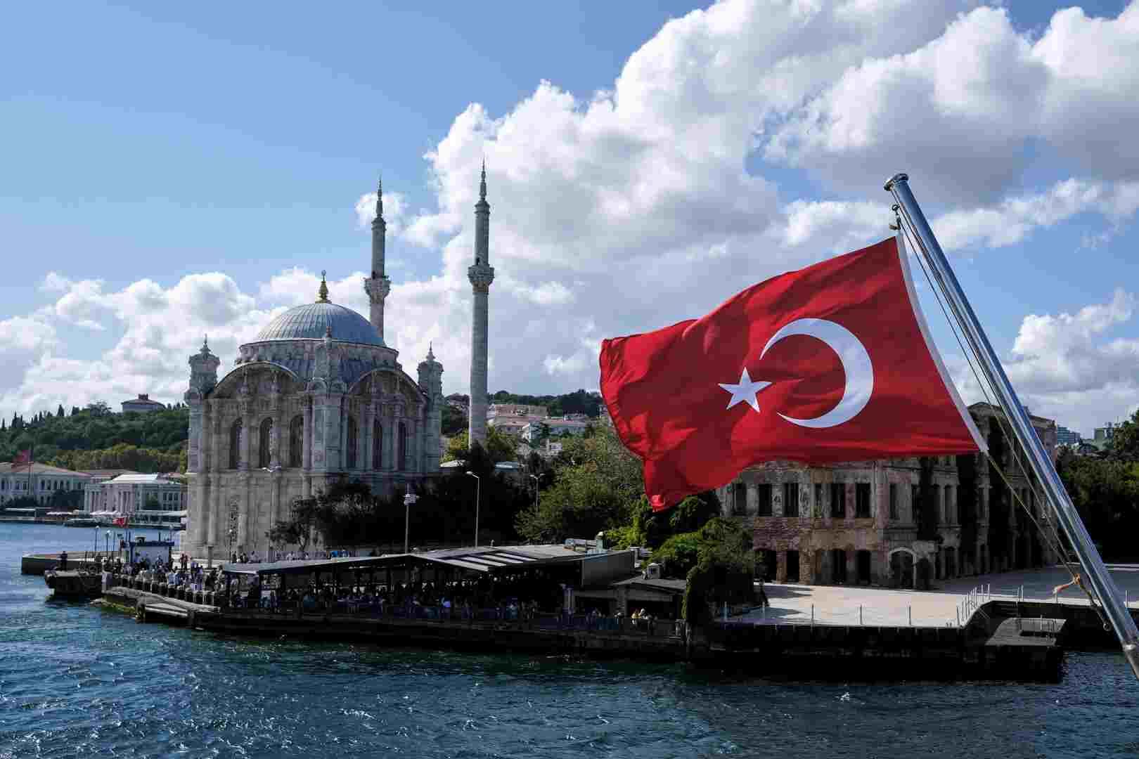 تصاعد التوتر في تركيا بعد قرار بشأن رئيس بلدية كردي
