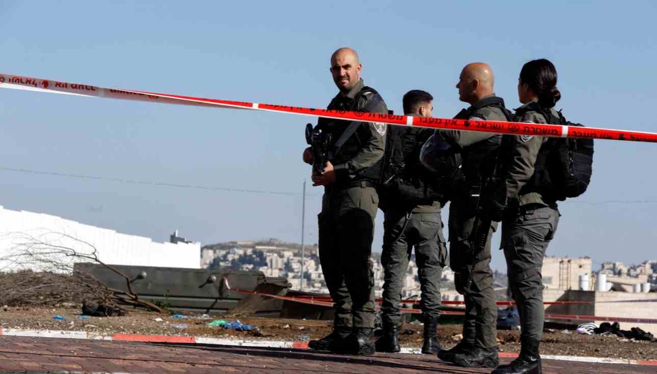 عملية دهس في القدس والشرطة تطارد المشتبه بهما