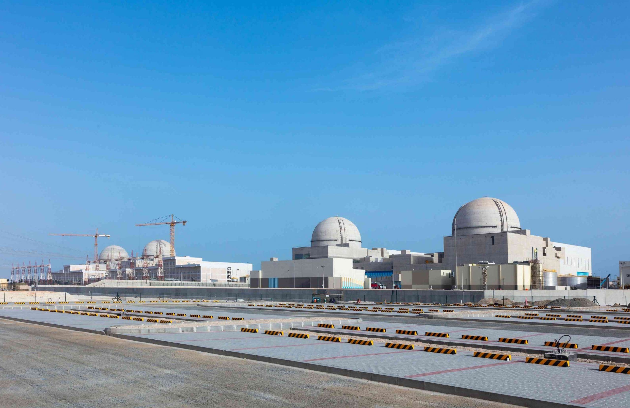 الإمارات نحو الطاقة الصديقة للبيئة .. استكمال بناء المحطة الثالثة في "براكة"