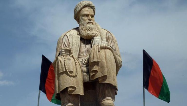 طالبان تزيل تمثالا لزعيم الهزارة .. ومخاوف من ردود فعل الأقلية الشيعية