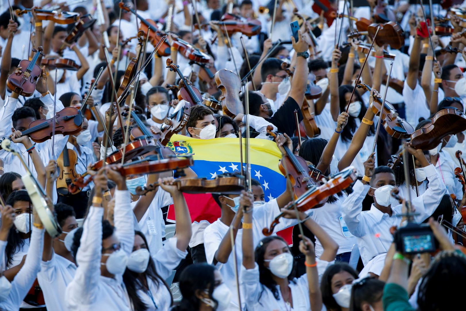 في فنزويلا .. أكبر أوركسترا في العالم تحطم أرقام "غينيس"!