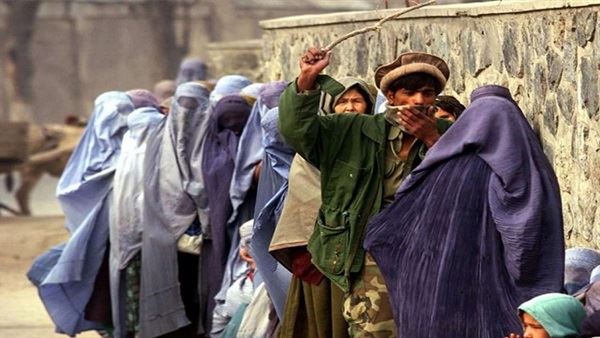 طالبان تحظر ظهور النساء على قنوات التلفزة الأفغانية!