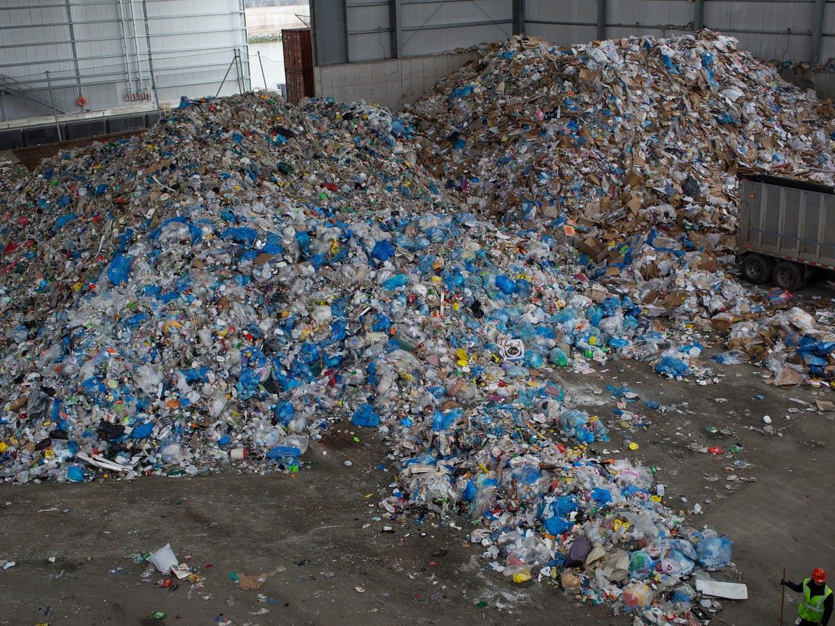 الولايات المتحدة أكبر مساهم في المخلفات البلاستيكية في العالم